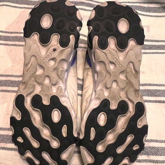 Nike react running shoe - Picture 2 of 4